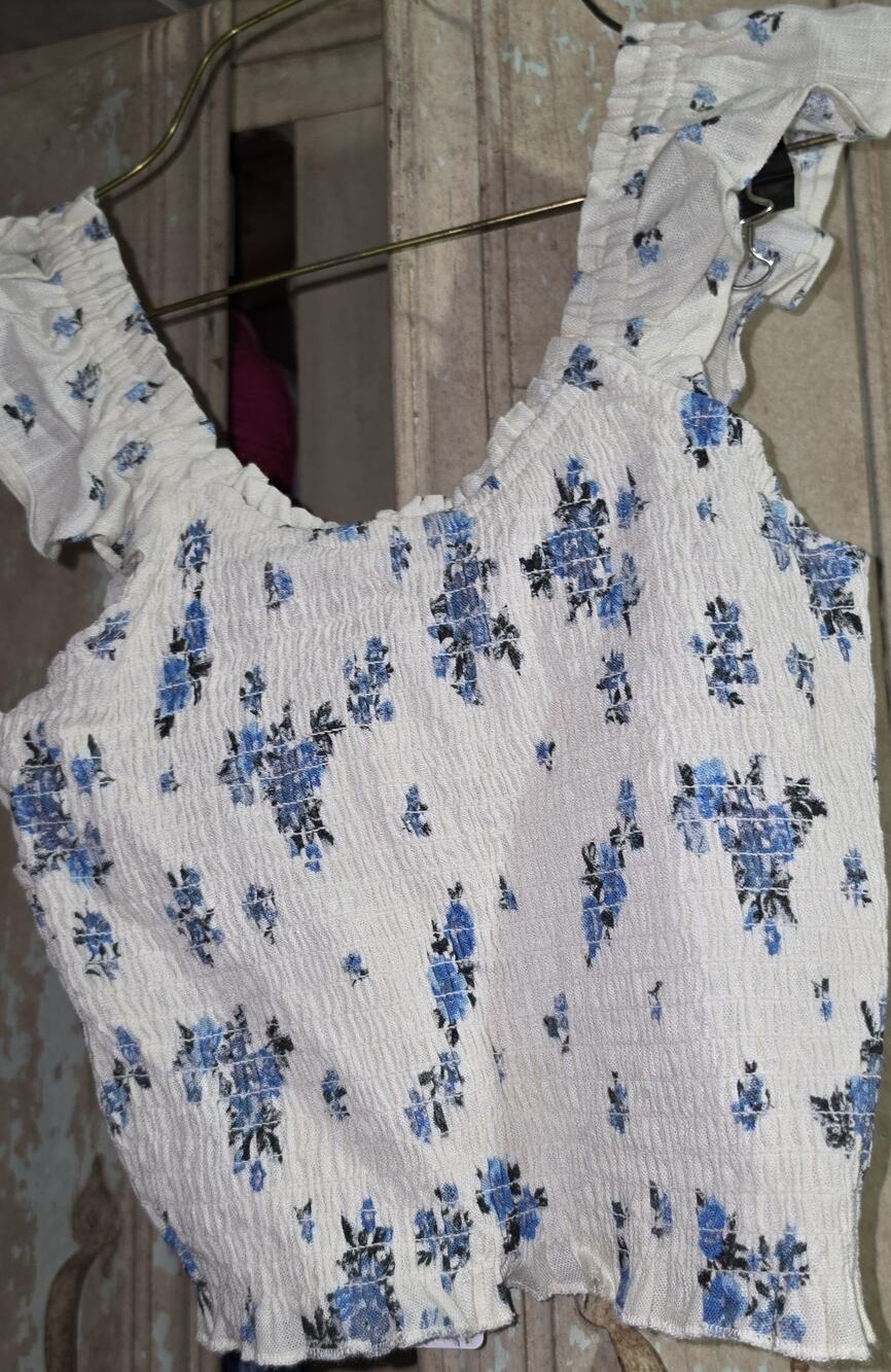 Eyeshadow Girls S 7/8 Cropped Camisole Ruffled Straps Smocked Bodice Floral NWT